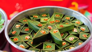 Bánh phu thê là gì? cách xếp tráp bánh phu thê trong lễ ăn hỏi